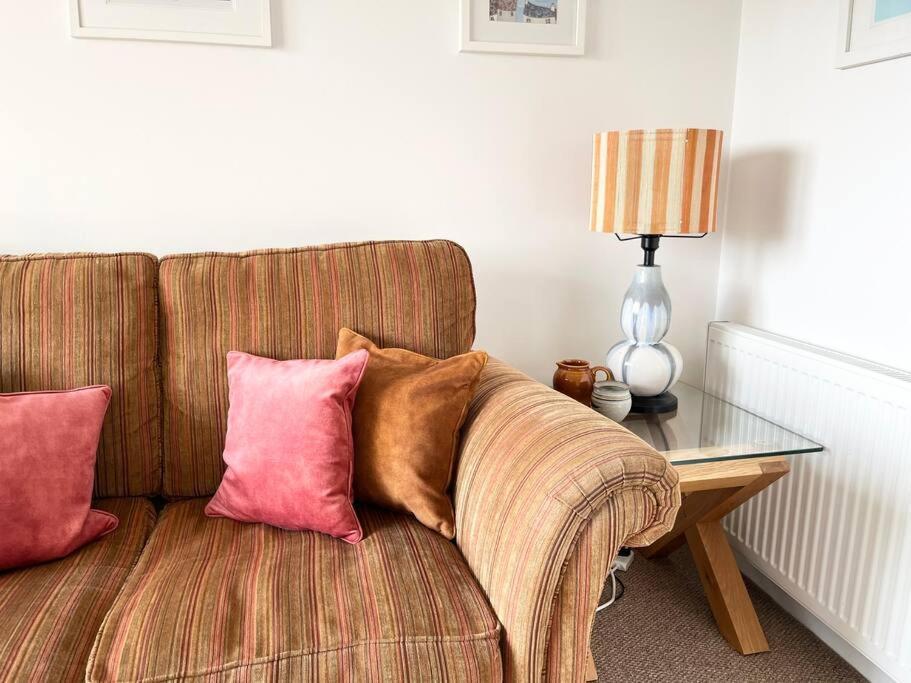 4 Porth Gwel, Sea View & Parking Apartment