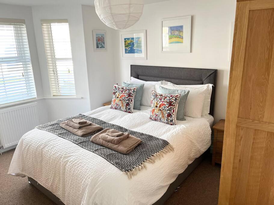 4 Porth Gwel, Sea View & Parking * Falmouth
