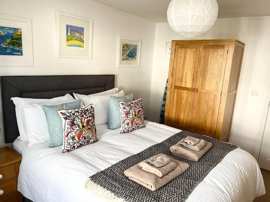Apartment 4 Porth Gwel, Sea View & Parking *