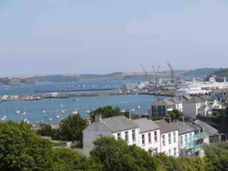 4 Porth Gwel, Sea View & Parking *